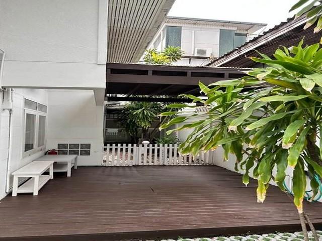 ให้เช่าบ้านเดี่ยว ย่านพระราม 9 ซอย 43 ใกล้ The Nine Center Rama 9 เหมาะสำหรับอยู่อาศัย หรือทำ Home Office พร้อมเฟอร์นิเจอร์ครบ 3