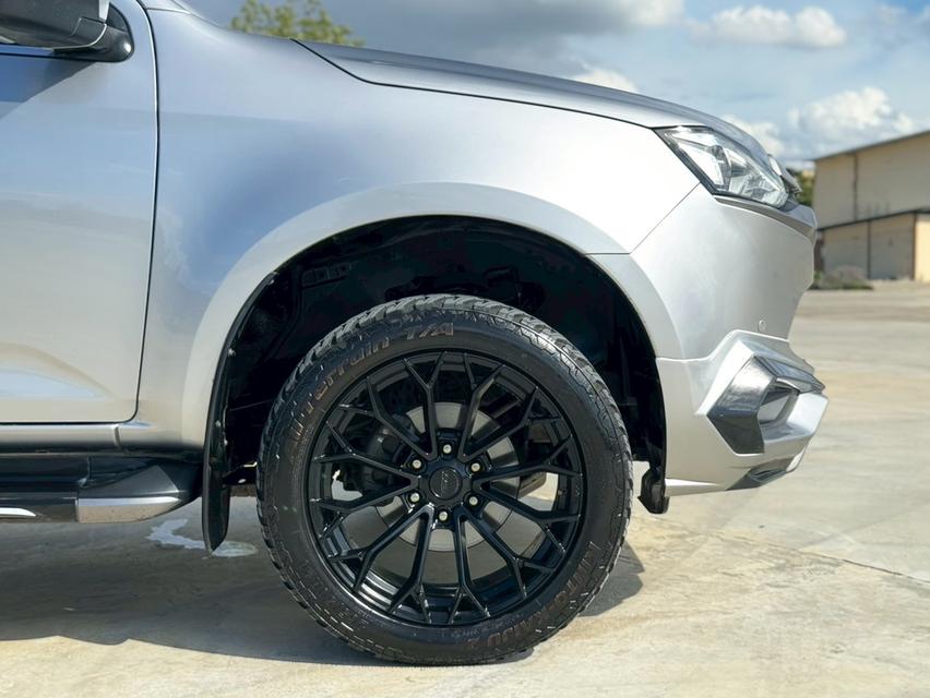 ISUZU MUX Wagon 4dr Ultimate 7st Auto 6sp RWD 3.0DC Y 22