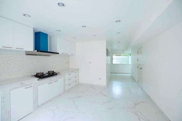 ARL หัวหมาก 1.6กม. ให้เช่าบ้านเดี่ยว 2 ชั้น พัฒนาการ70-76 MRTคลองกลันตัน 1.3กม. พื้นที่สวนกว้าง 100 ตร.วา.300 ตร.ม. 3นอน 7