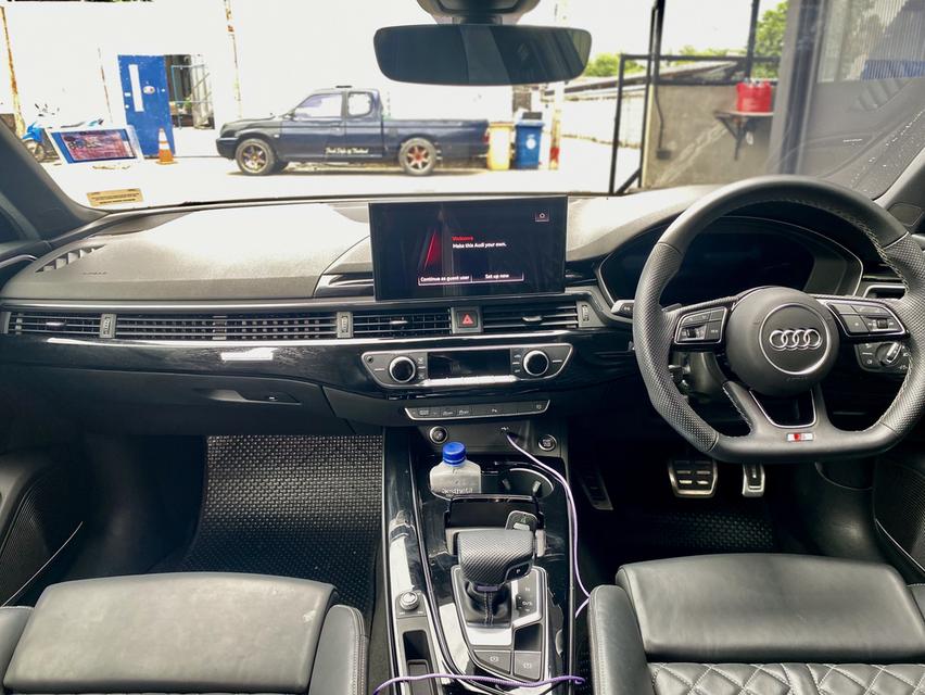 Audi A4 Avant 45tfsi Quattro Icon Black 10
