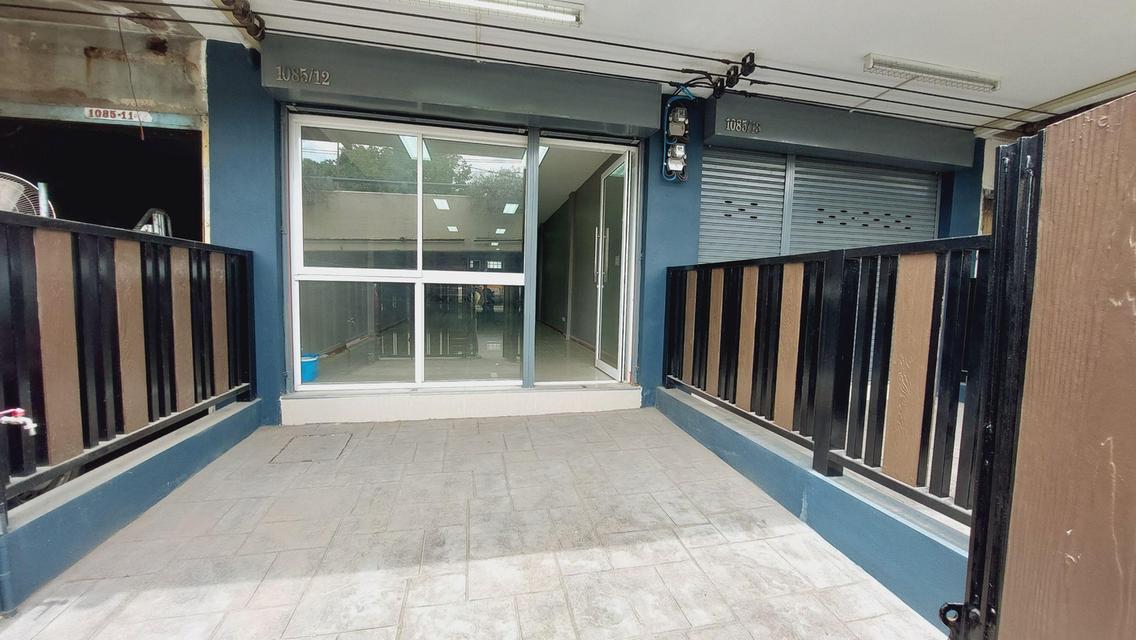 ขายอาคารพาณิชย์ 3.5 ชั้น ปรีดีพนมยงค์ (N.733) 2