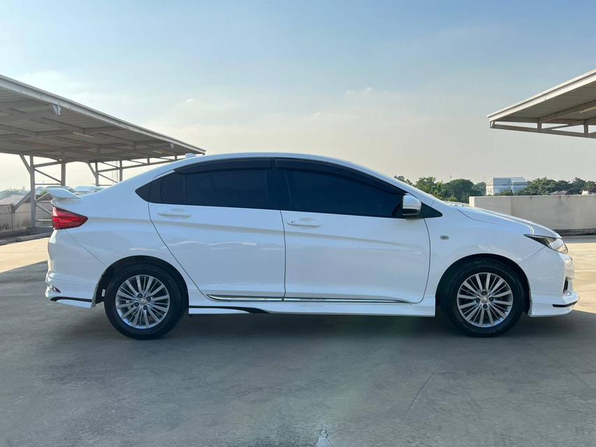 HONDA CITY 1.5V i-VTEC รถมือเดียว จัดไฟแนนซ์ได้เต็ม 2