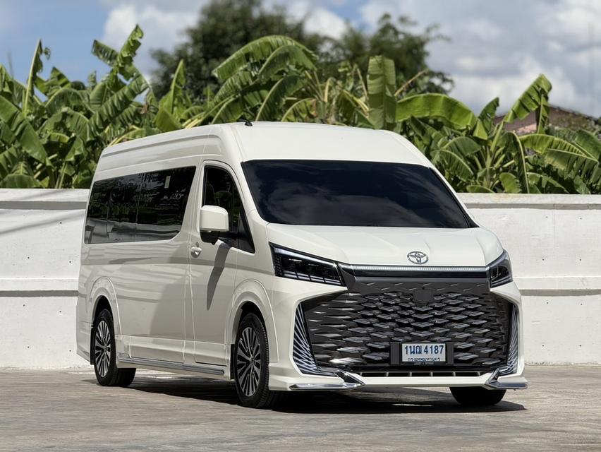 2024 TOYOTA COMMUTER, 2.8 AT (Euro 5) โฉม ปี19-ปัจจุบัน เกียร์ออโต้ ชุดแต่งเต็ม มือเดียวป้ายแดง