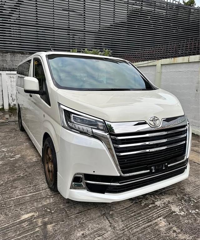 Toyota Hiace ปี 2020