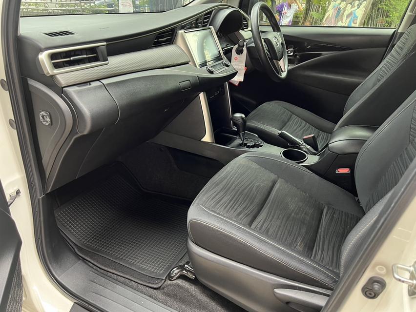 Toyota INNOVA 2.8 Crysta #0818061242 10