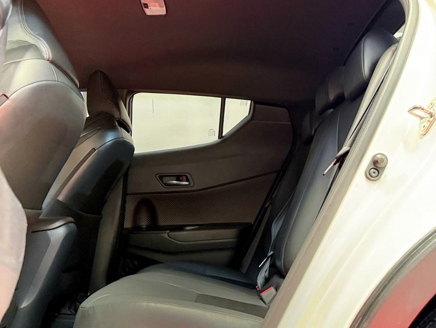 2019 TOYOTA CHR 1.8 MID รุ่น TOP เบนซิน รถมือเดียวออกป้ายแดง รถวิ่งน้อย สภาพป้ายแดง รถไม่เคยมีอุบัติเหตุ รูปที่ 14