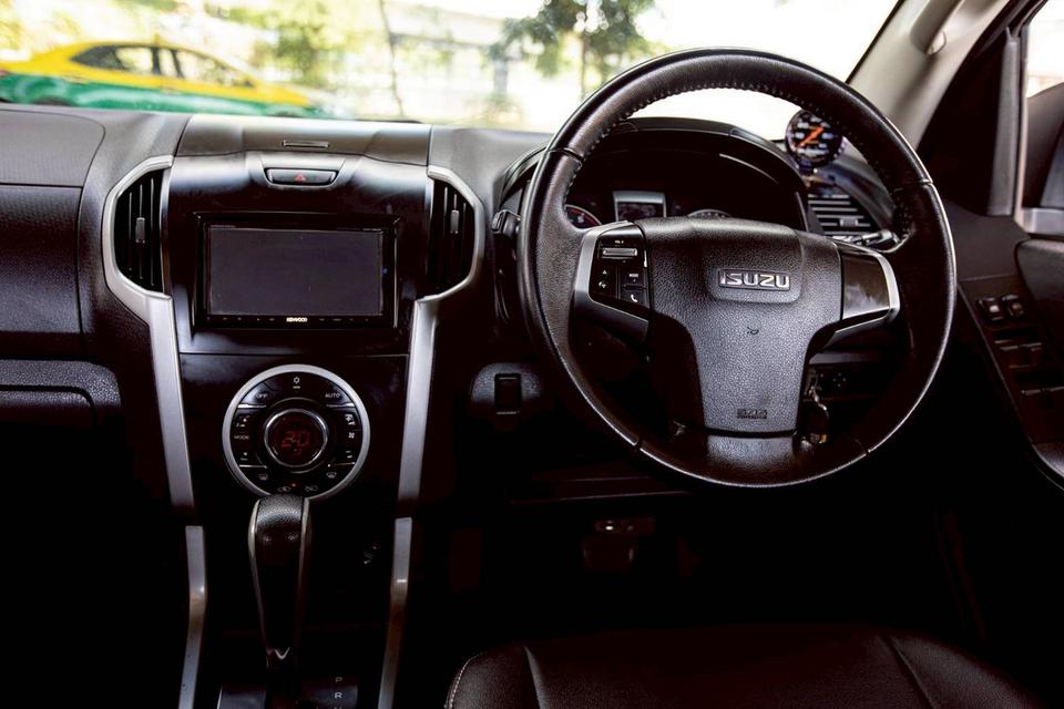 Isuzu D-Max Hi-Lander Cab4 2.5 VGS Z ปี 2012 ตัวท๊อป เกียร์ Auto สีเทา 17