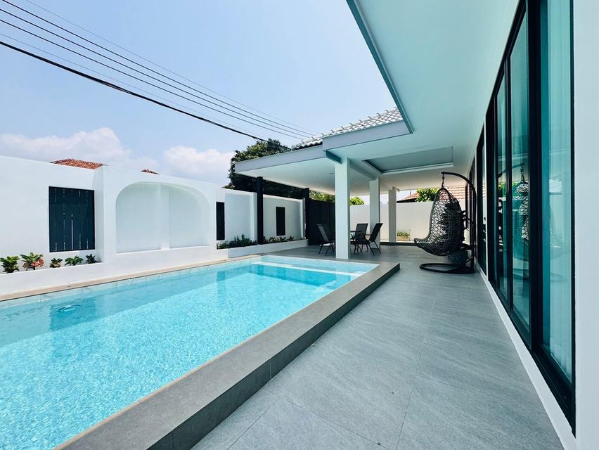 Selling Pool villa Jomtien beach 10.9 Million