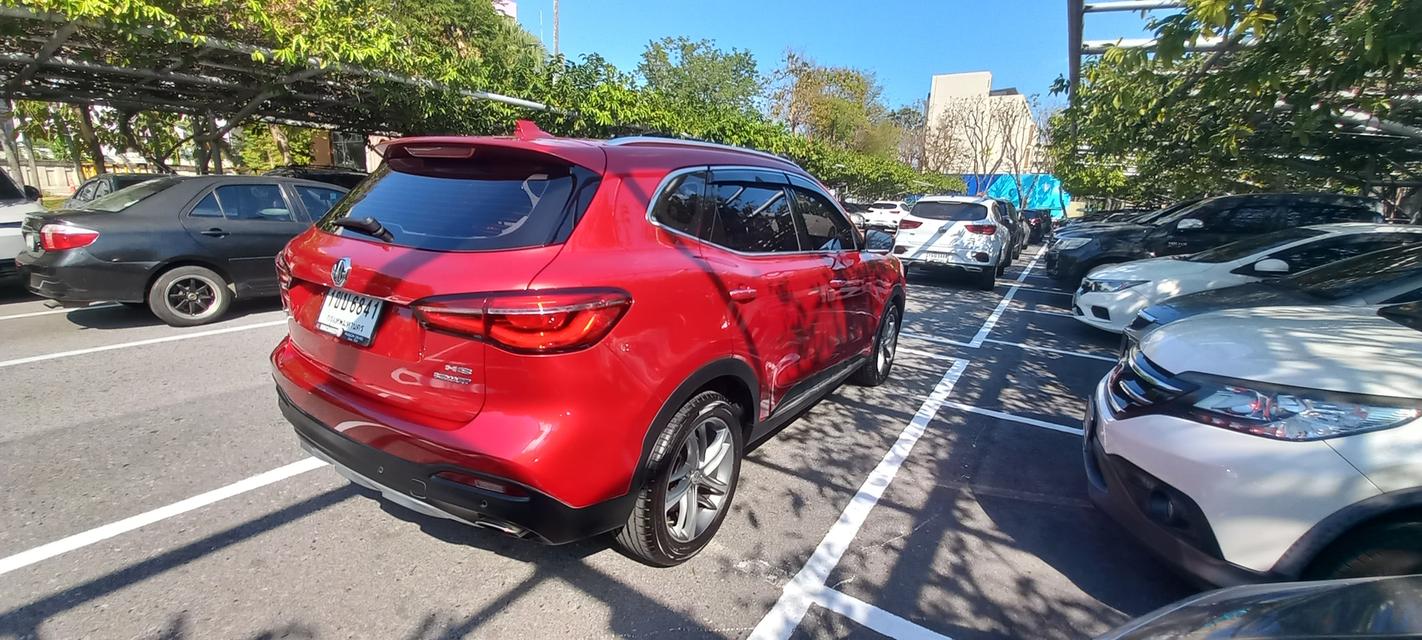 🔥 ขายด่วน! MG HS 1.5 X SUV ตัวท็อปสุด สีแดง 🔥 ✨ หลังคา Sunroof | รถบ้านมือเดียว | สภาพสวยมาก ✨ 📌 จดทะเบียน: ม.ค. 2021 📌 เครื่องยนต์: เบนซิน 1.5 Tu 6
