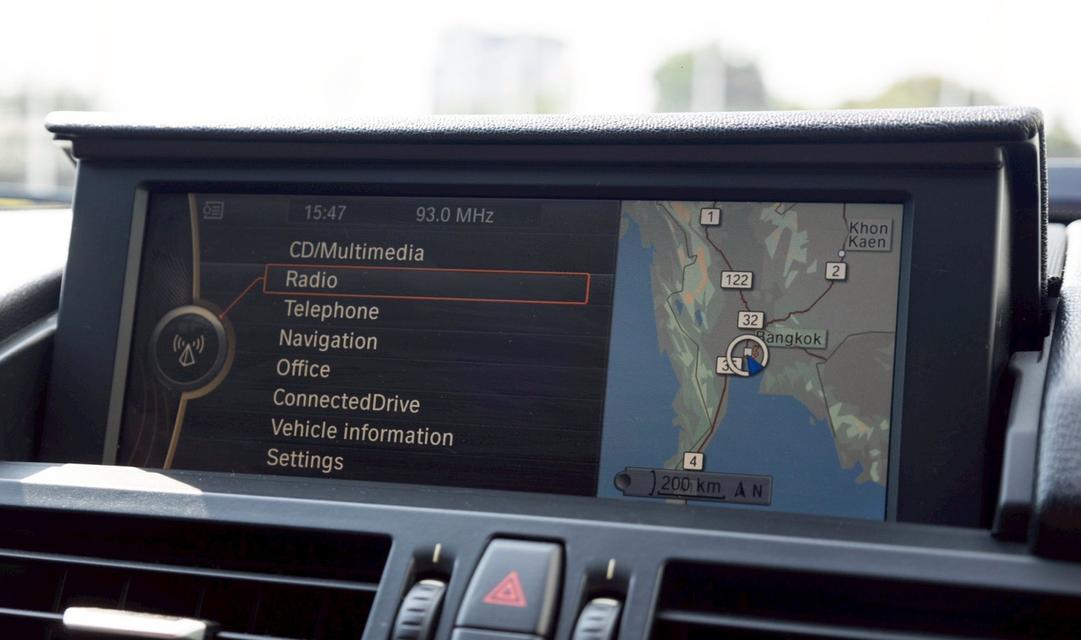 BMW Z4 sDrive20i (E89) ปี 2012 รูปที่ 11