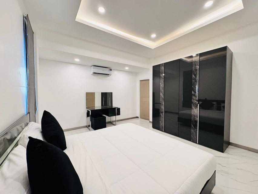 Selling Pool villa Jomtien beach 10.9 Million  13