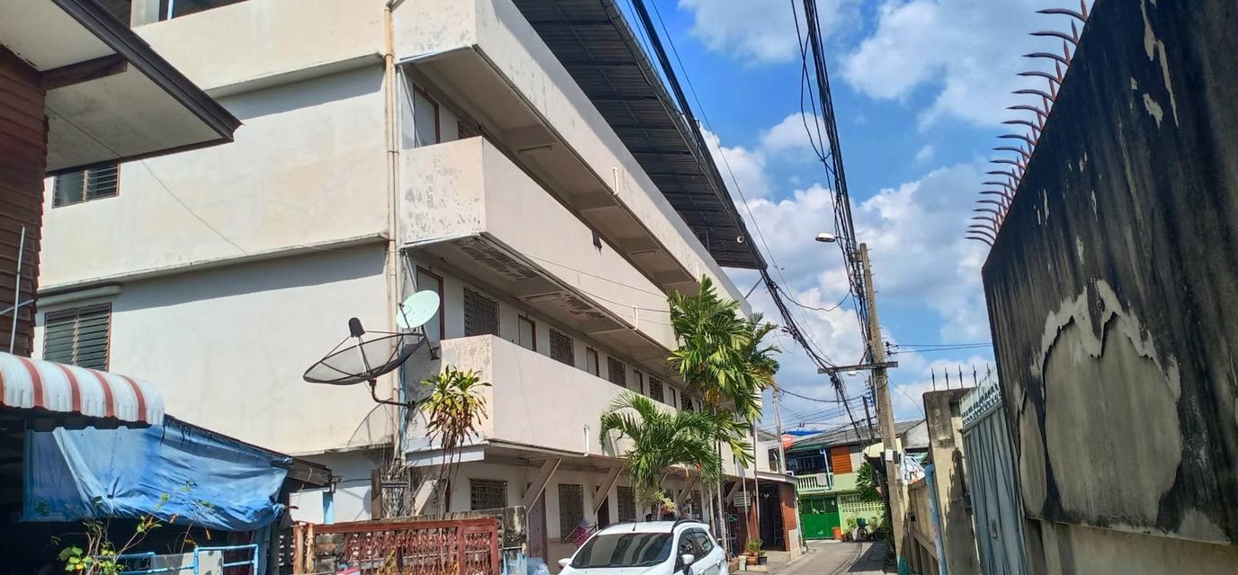 Apartment building อาคารที่พัก 1