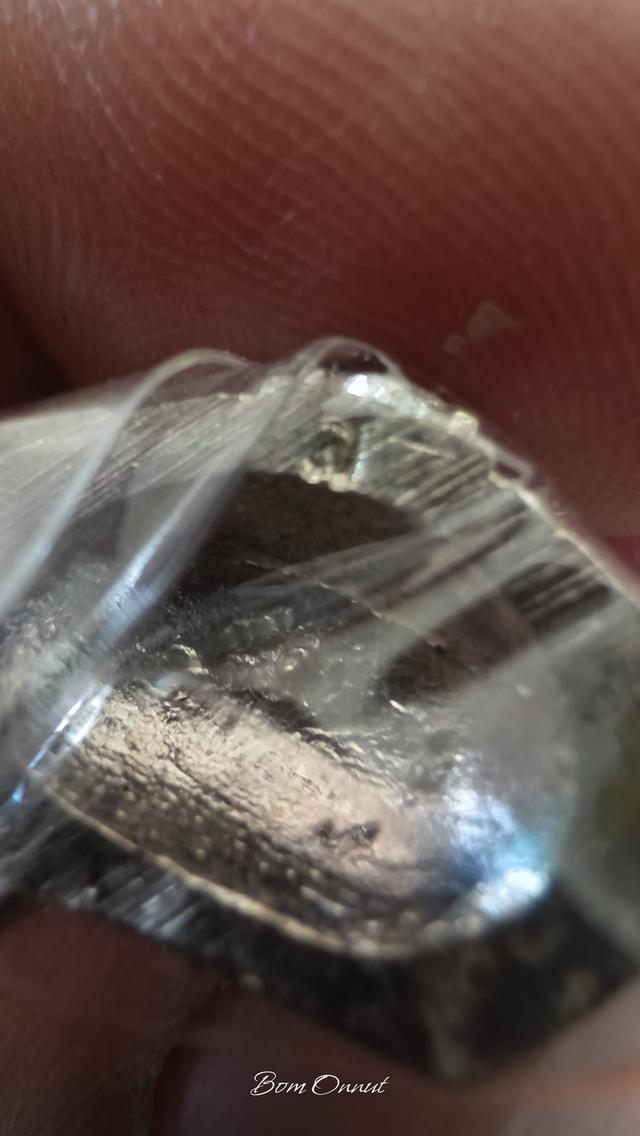 รูปหล่อลอยองค์ พระนิรันตราย เนื้อเงิน วัดบวรนิเวศวิหาร ปี2548  พร้อมโรงเรียนสตรีวิทย์ จัดสร้าง พร้อมตลับเดิม  พระยังอยู่ในซีนเดิม  1500 รส รูปที่ 5