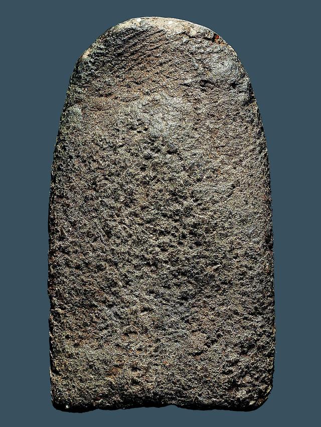 หลวงปู่ทวดเนื้อว่าน พิมพ์พระรอด เก่าๆ 2