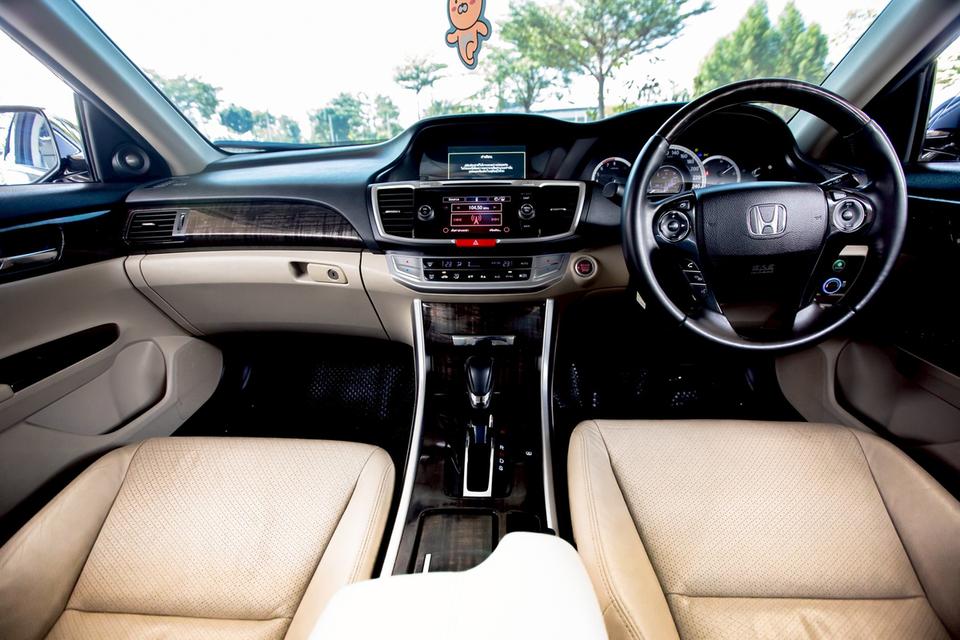Honda Accord 2.0EL ปี 2013 สีดำ มือเดียวป้ายแดง 15