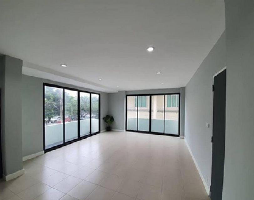 ให้เช่าอาคาร / Home Office 4.5 ชั้น ย่านทาวน์อินทาวน์ ถนนศรีวรา / หลังใหญ่ 122 ตารางวา / แอร์ 7 เครื่อง / จอดรถ 7 คัน 6