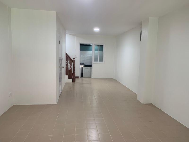 🏡💕 ทาวน์เฮาส์ 2 ชั้น รีโนเวทใหม่ ลาดกระบัง 💕🏡 📍 หมู่บ้านพูนสินธานี 1 ถ.เคหะร่มเกล้า 64 5