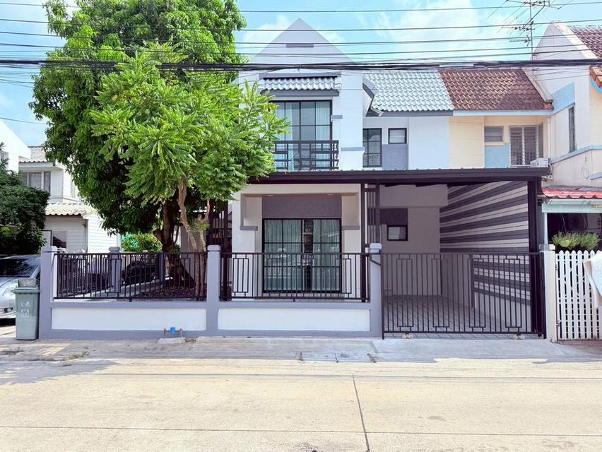 หมู่บ้านพูนสินธานี3 เคหะร่มเกล้าทาวน์เฮาส์ 2 ชั้น ตกแต่งใหม่พร้อมอยู่ หลังมุมติดที่กลับรถ 19