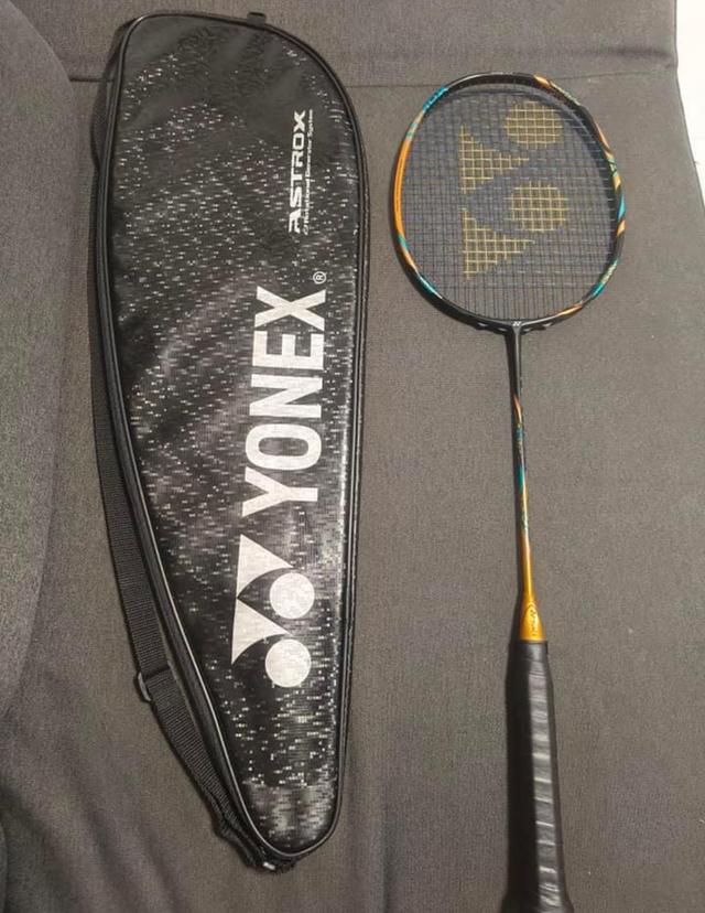 ส่งต่อไม้แบดมินตัน Yonex 1