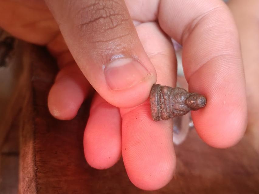 หลวงพ่อเงิน ปืนแตก ราคา5000 3