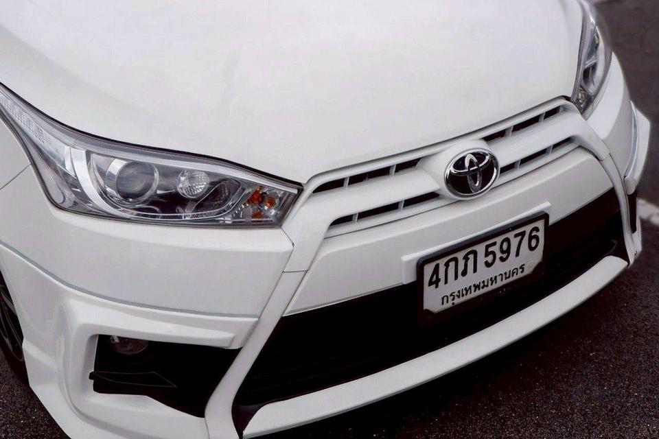 Toyota Yaris 1.2 TRD เกียร์ออโต้ สีขาว ปี 2015 11