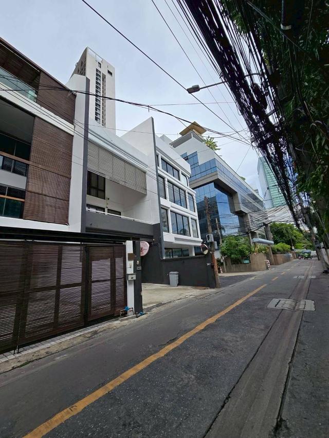 ขายทาวน์โฮม 4 ชั้น สุขุมวิท 35 ทำเลดี ใจกลางเมือง ใกล้ BTS พร้อมพงษ์ (N.2139) 2