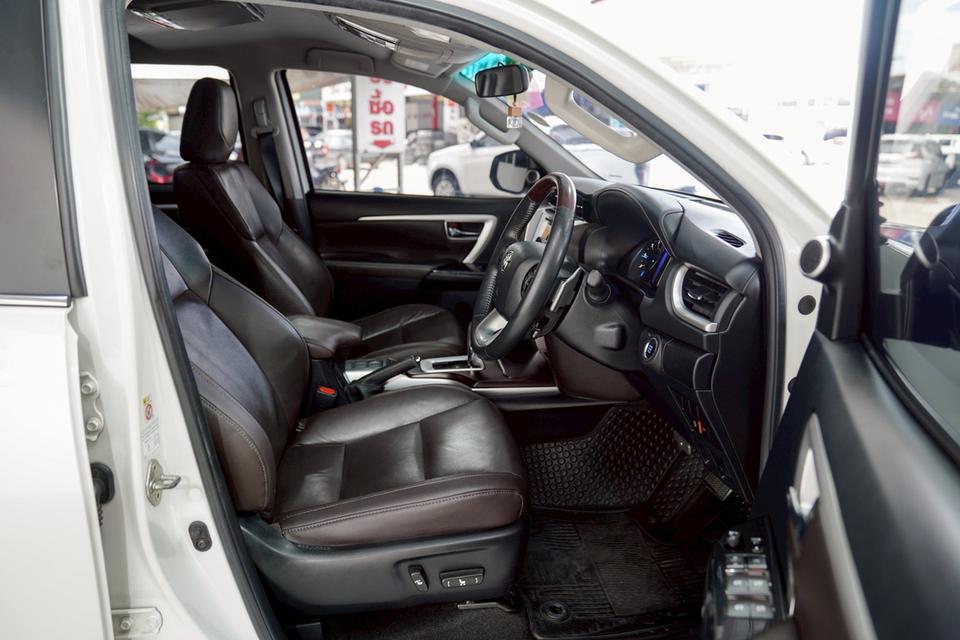 #TOYOTA FORTUNER 2.4 V AT ปี 2017 จด 2018 สี ขาว 15