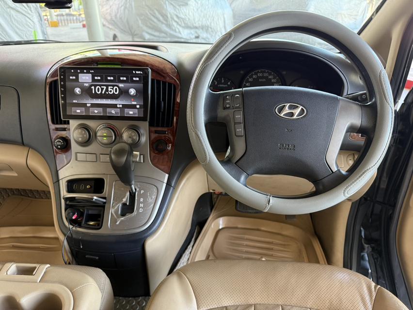 🚐 2011 HYUNDAI H1, DELUXE  รุ่น TOP สุด สีเทา ออโต้ รูปที่ 18