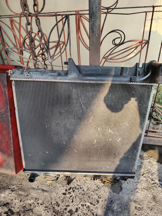 หม้อน้ำรถยนต์ Pajero ปี 2012 มือสองสภาพดีไม่รั่ว รูปที่ 2