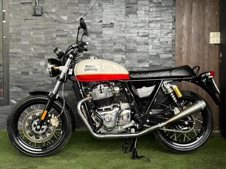 มอเตอร์ไซค์สภาพนางฟ้า Royal Enfield Interceptor 650 6