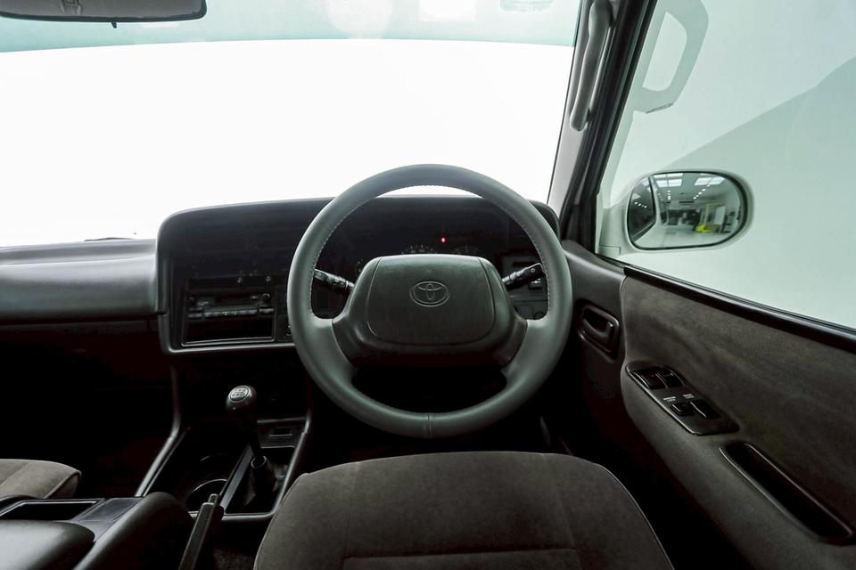 TOYOTA HIACE SUPER WAGON 2.4 2002  17