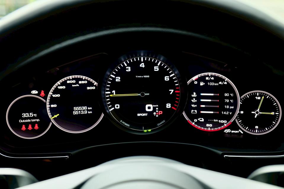 Porsche Panamera Sport Turismo 4 E-Hybrid Facelift ปี 2022 Full Option รูปที่ 16