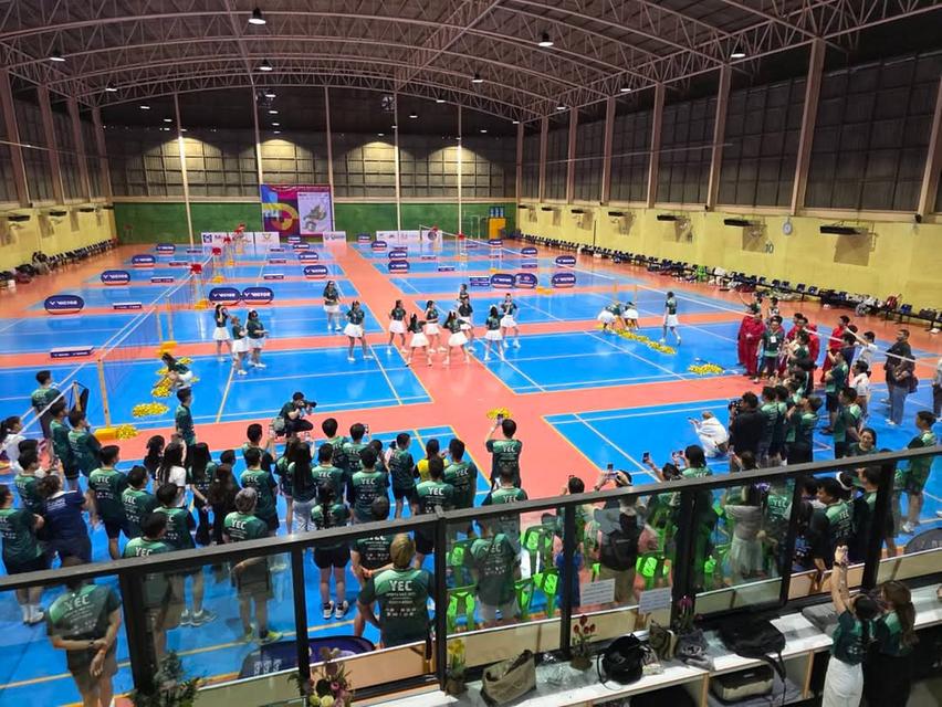 S.W.คอร์ท สนามแบดมินตัน คอร์ทติดแอร์ และพัดลม