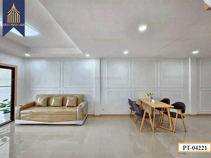 ทาวน์เฮาส์ปิยะวรารมย์ราคาย่อมเยาว์ไทรน้อย 7