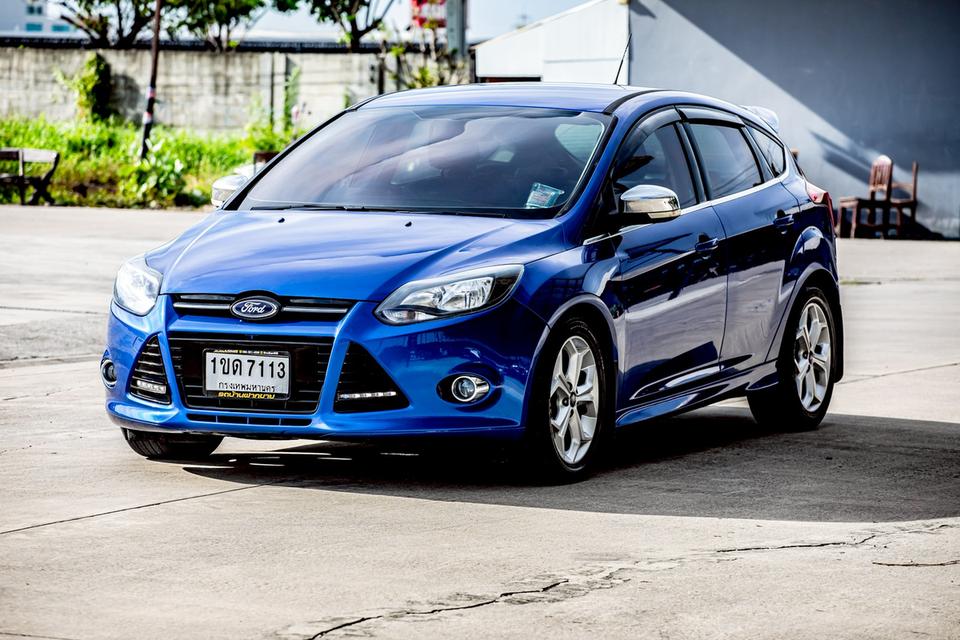Ford focus 2.0 Sport 5 ประตู ปี 2013 สีน้ำเงิน มือเดียวป้าย 