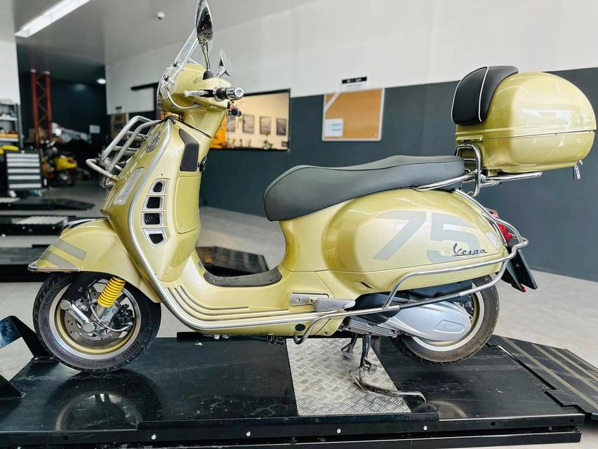 Vespa GTS 300 Super Tech 75 TH รถมือ 2