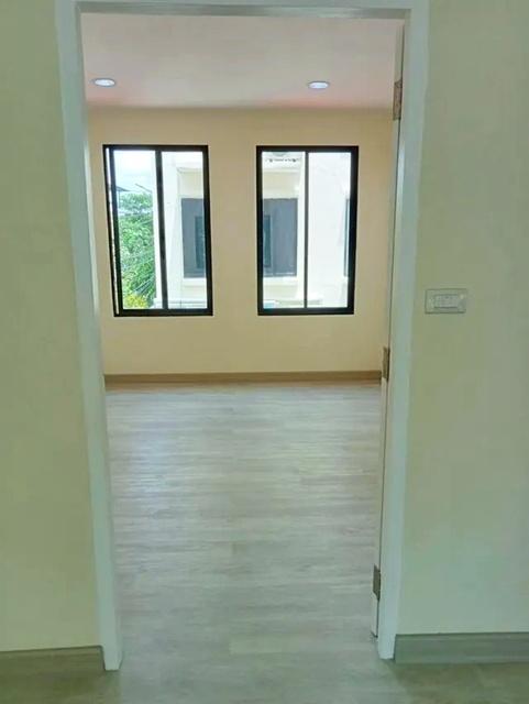 ให้เช่าทาวน์โฮม 3.5ชั้น 21ตร.ว.MRT ศรีลาซาล 1.3กม 3นอน เซ็นทรัล บางนา 600 ม. . 270 ตร.ม. มอนเตสซอรี่ อะแคเดอมี่ 200 ม. 4 7