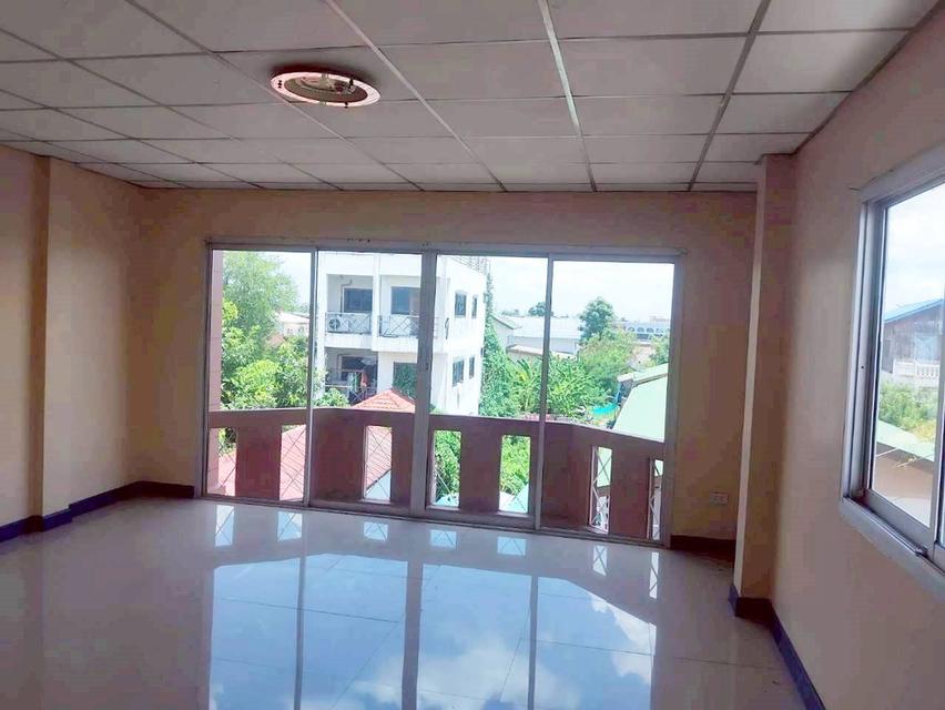 ขายบ้าน 3 ชั้น ถนนเรณาวัฒนะติดร้านอาหารบ้านน้ำเหนือ บางปรอก เมืองปทุมธานี 5