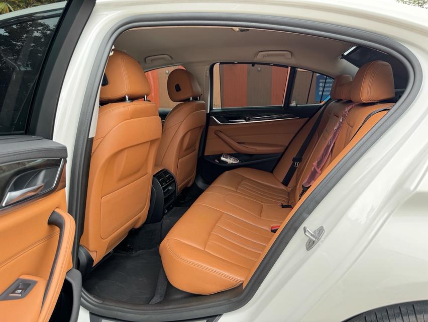 BMW 520d Sport (G30) ปี 2018 รูปที่ 8