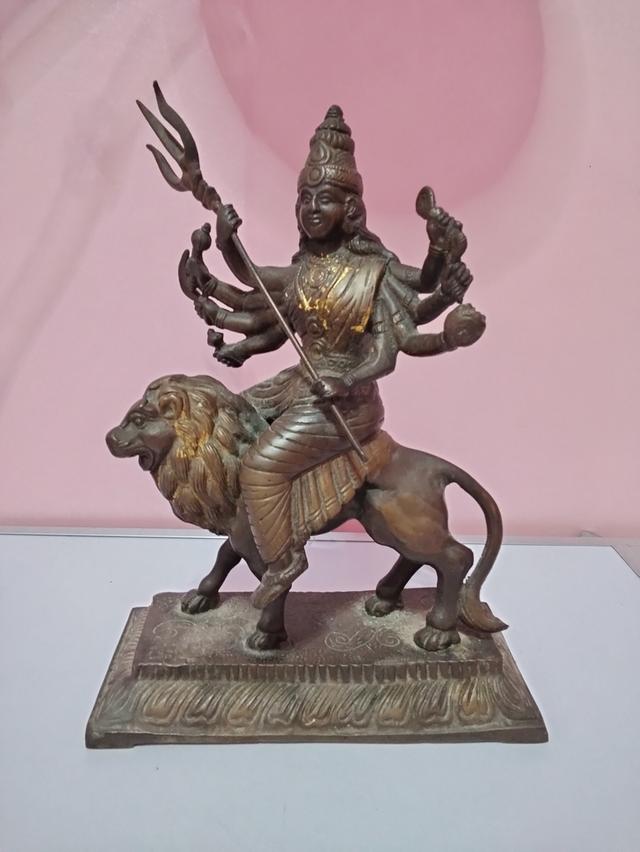 เทพฮินดู นั่งสิงโต