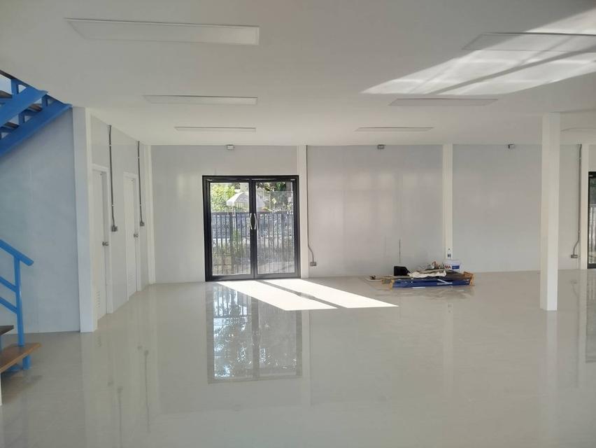 [For Sale & Rent] 2-Storey Office Building with Warehouse, Punnawithi 29 4