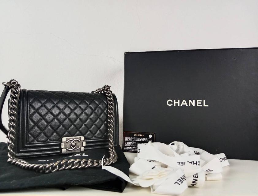 Chanel boy 10" Caviar RHW holo25 Very good condition FULLSET