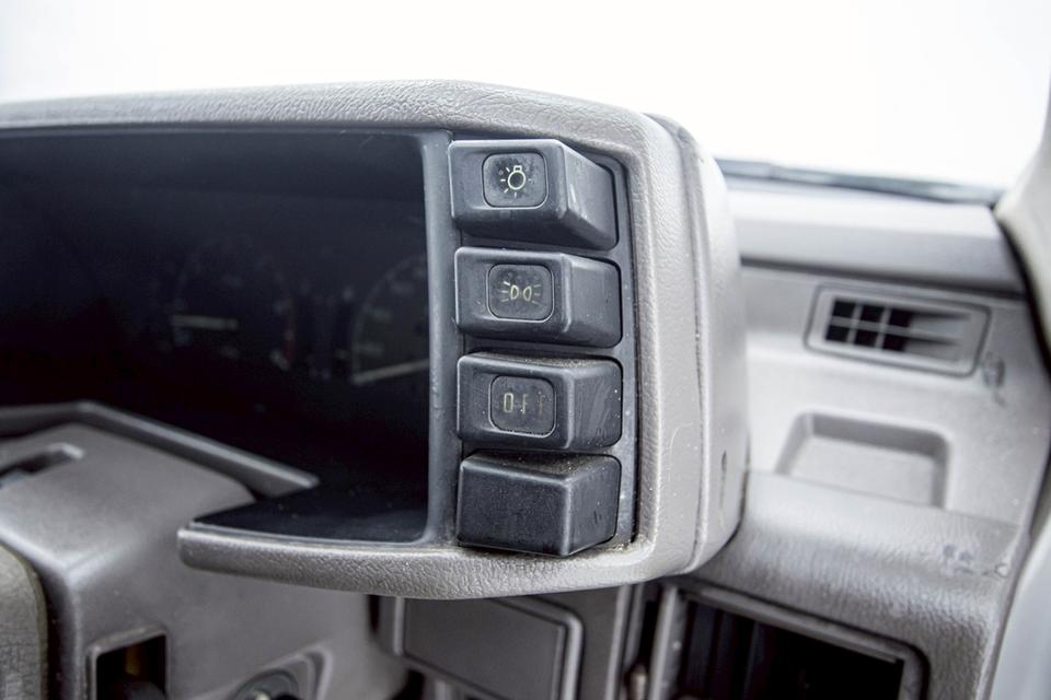 ISUZU TFR 2.5 CAB 1990 9