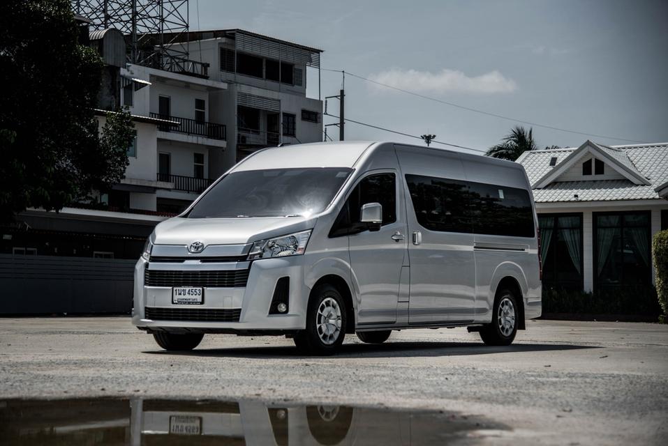 (แจ้งรหัสรถ CBL4553) TOYOTA Commuter 2.8 Diesel 6MT 2020