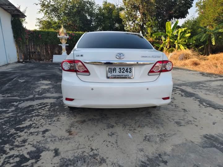 ขายด่วน Toyota Corolla Altis สีขาว 6