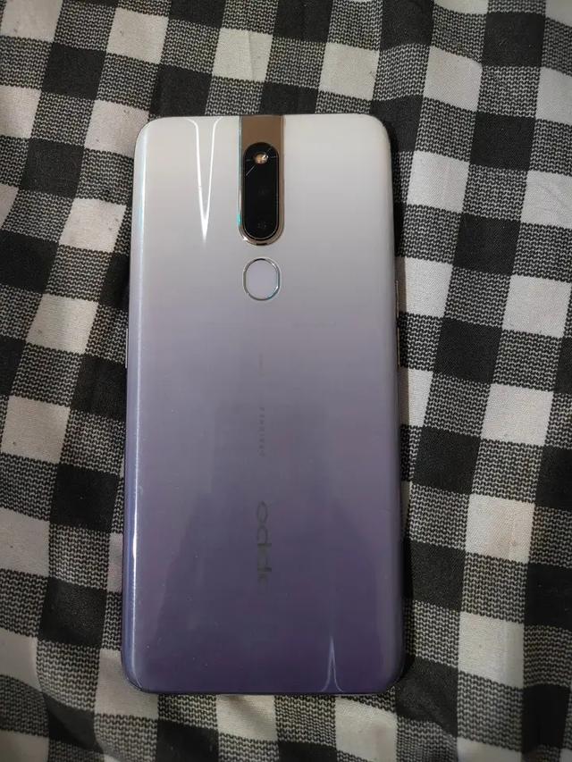 ส่งต่อเครื่องสวยราคาดี Oppo F11 2