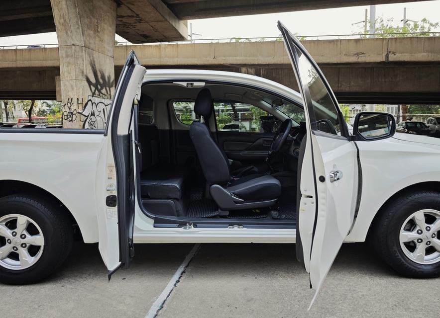 Mitsubishi Triton 2.4 GLX Mega Cab MT ปี 2015 5