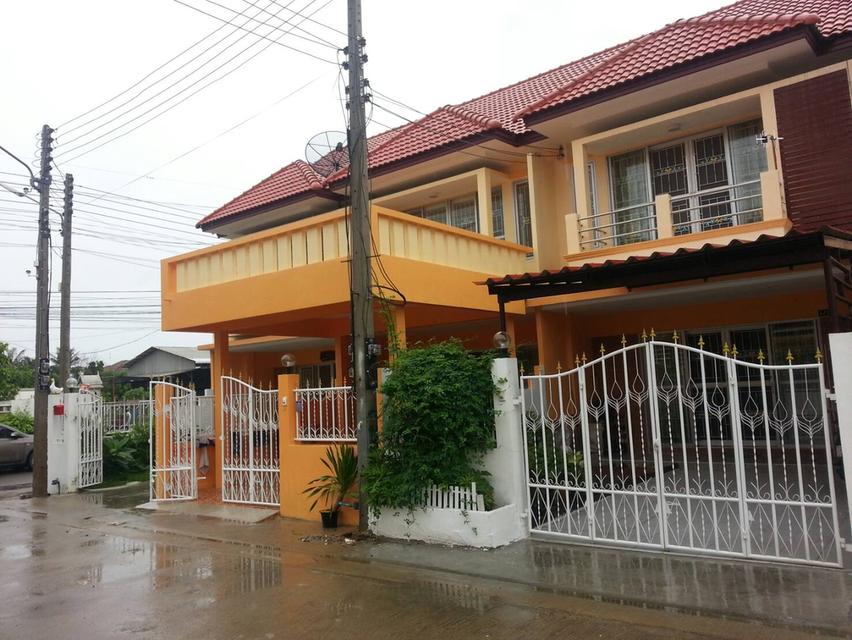 ขายบ้าน ทาวเฮ้า 2 ชั้น 2 นอนใหญ่ 2 น้ำ 1 ที่จอด 1 ห้องครั้ว 3