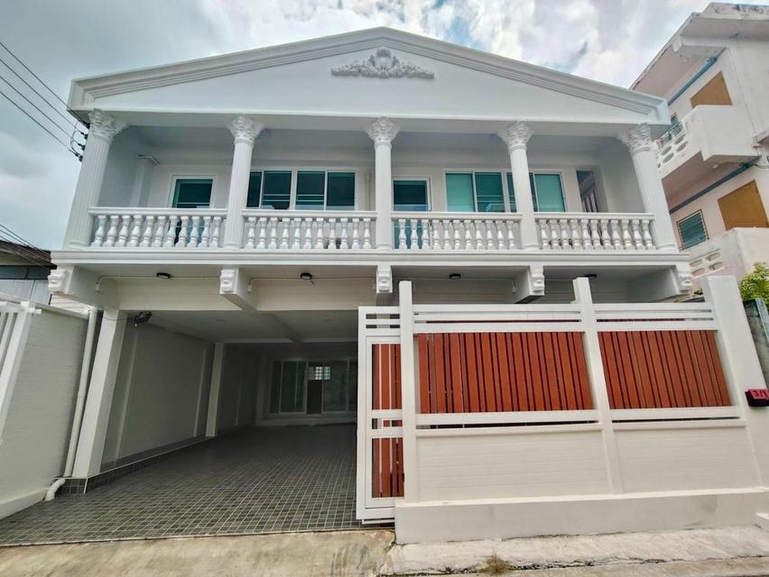 ขายบ้านเดี่ยวรีโนเวทใหม่สไตล์โมเดิร์นลักชัวรี่ หมู่บ้านเปรมฤทัย (Premruethai) ซอยรามอินทรา 46/1 ใกล้ Live Ramintra และรถไฟฟ้าสายสีชมพูสถานีคู้บอน 1