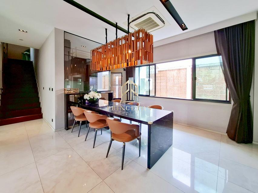 Grand Bangkok Boulevard Rama 9 A luxurious corner home located on New Krungthep Kreetha Road 7